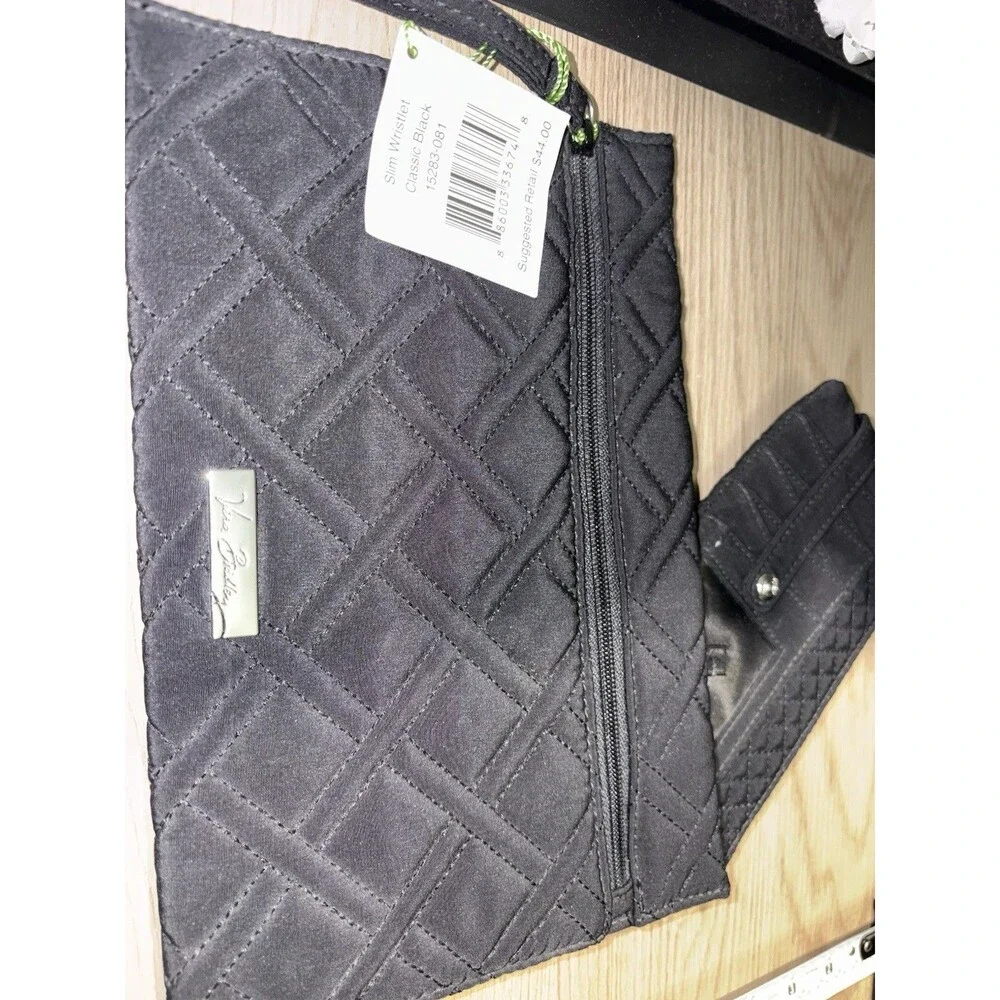 Vera Bradley Classic Black Wallet And Wristlet quilted, clean